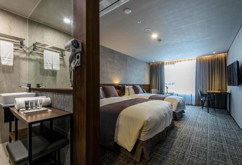 Quarto Premium, With Jeju