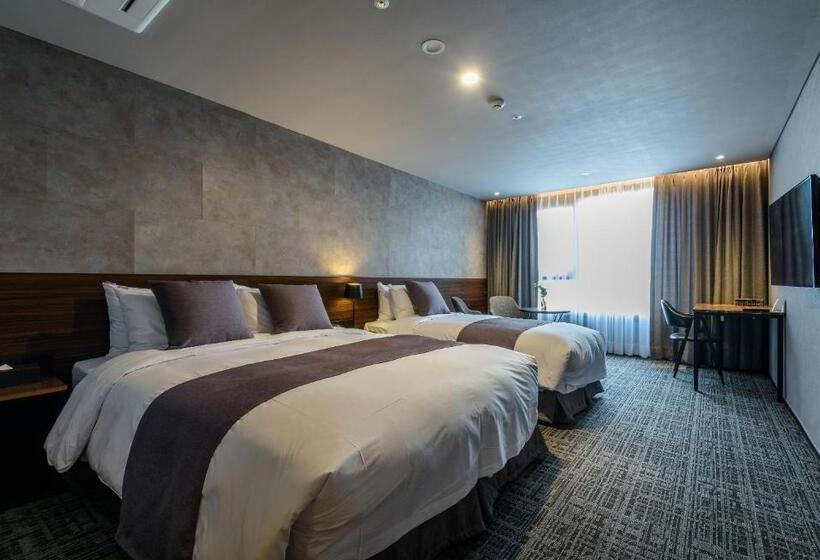 Quarto Premium, With Jeju