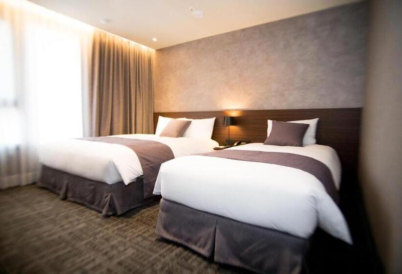 Quarto Estandar, With Jeju