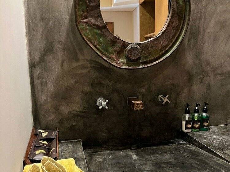 带阳台的豪华间, Locomotive Hotel And Spa By Eps