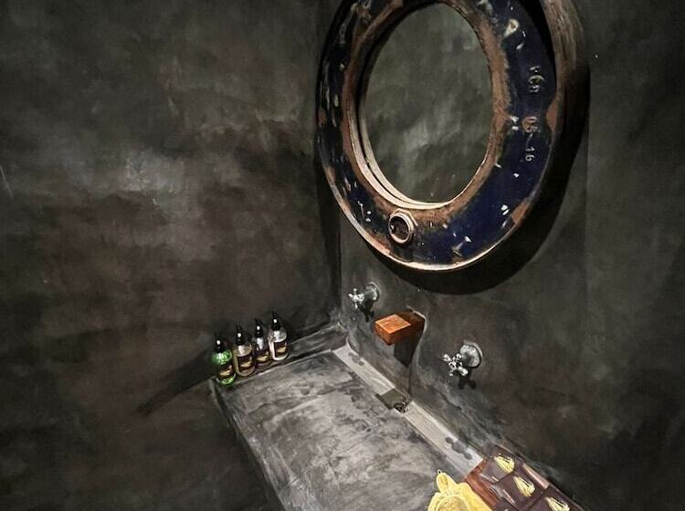 带阳台的豪华间, Locomotive Hotel And Spa By Eps