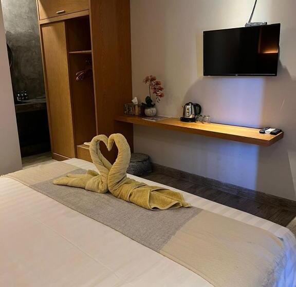 带阳台的豪华间, Locomotive Hotel And Spa By Eps