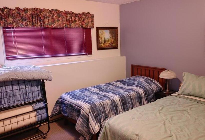 Family Suite, Akiskinook Lake Resort! 1 Bedroom Townhouse! Rent Monthly, Weekly, Private Entrance, Gas Bbq, Wi Fi