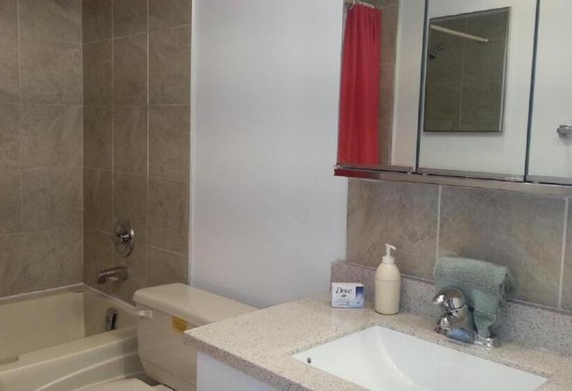 جناح عائلي, Akiskinook Lake Resort! 1 Bedroom Townhouse! Rent Monthly, Weekly, Private Entrance, Gas Bbq, Wi Fi