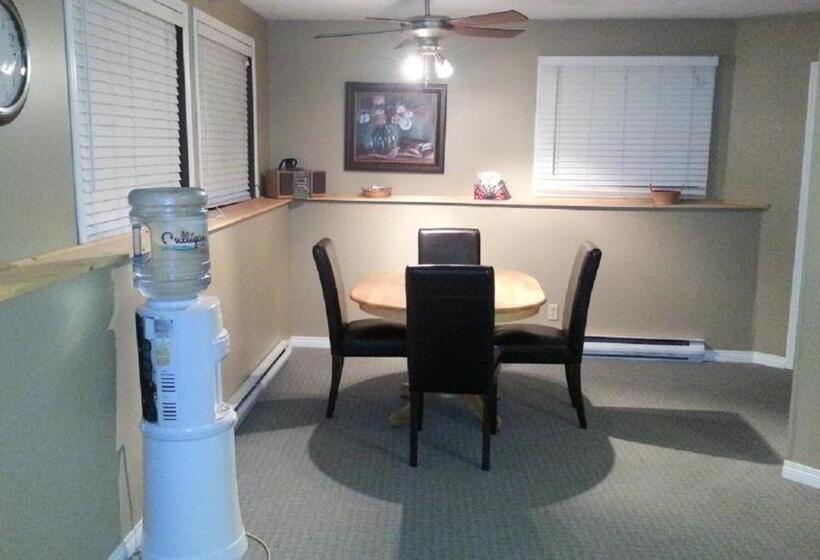 Family Suite, Akiskinook Lake Resort! 1 Bedroom Townhouse! Rent Monthly, Weekly, Private Entrance, Gas Bbq, Wi Fi