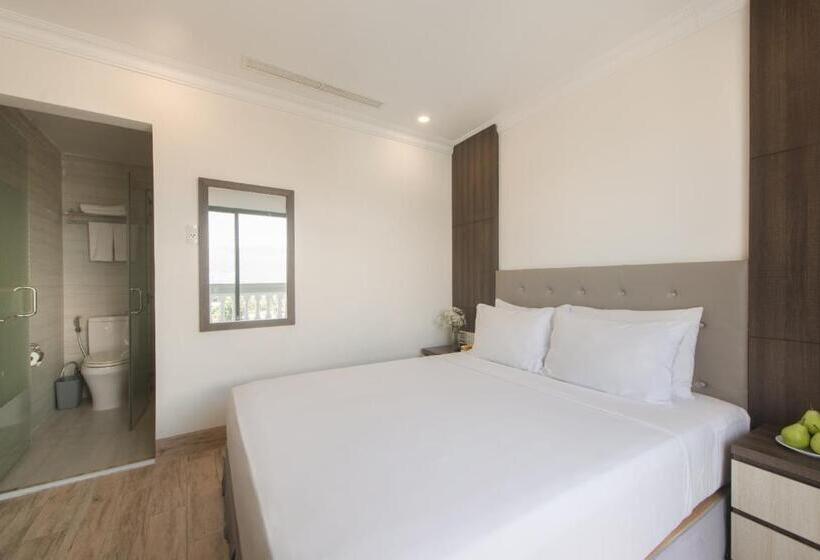 اتاق لوکس با بالکن, Seven Seas Hotel Nha Trang