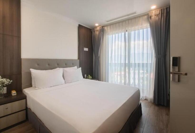 اتاق لوکس با بالکن, Seven Seas Hotel Nha Trang