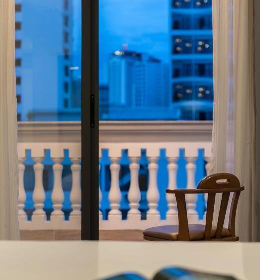 اتاق اجرایی با تخت بزرگ, Seven Seas Hotel Nha Trang