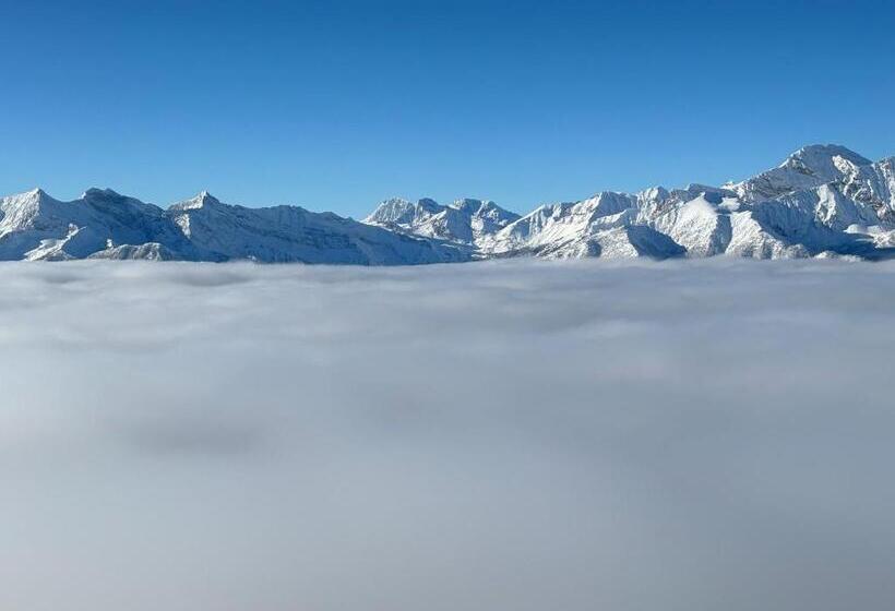 جناح عائلي, Akiskinook Lake Resort! 1 Bedroom Townhouse! Rent Monthly, Weekly, Private Entrance, Gas Bbq, Wi Fi