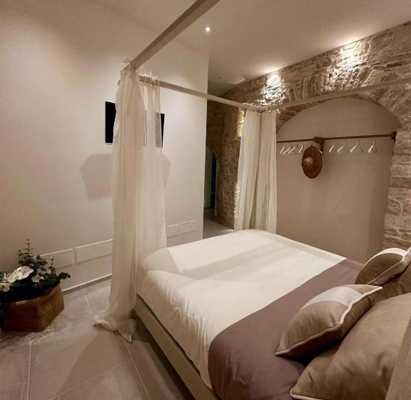 디럭스 룸 킹사이즈 침대, Dimora Bellavista