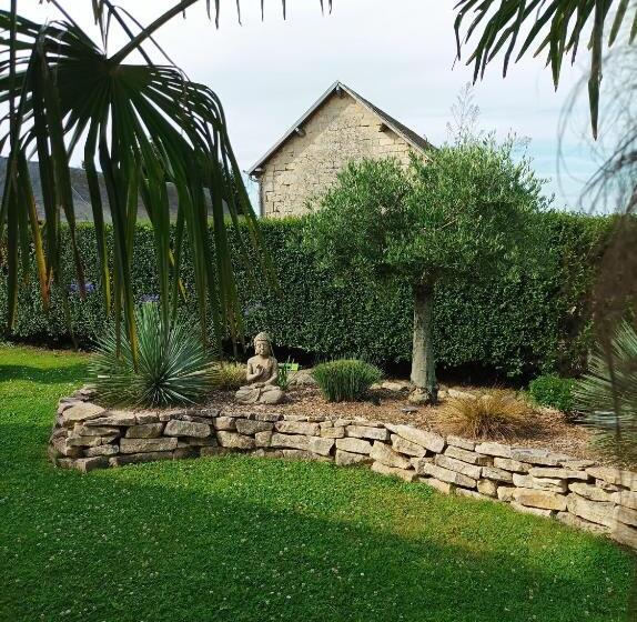 غرفة قياسية مطلّة علي الحديقة, L  Har & Lam