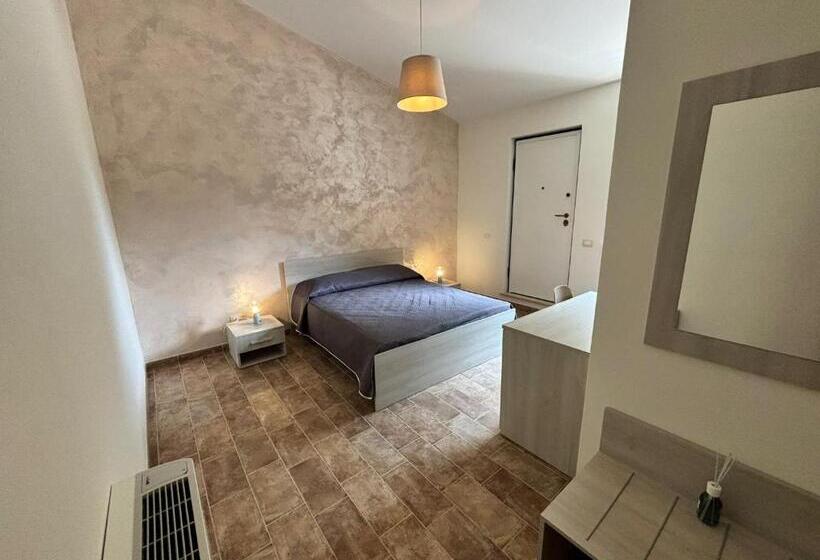 חדר סטנדרט, La Rovazzola