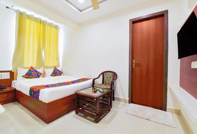 Habitació Deluxe, Fabhotel Samrat Regency