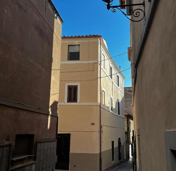 חדר משפחתי, Il Tarquiniese