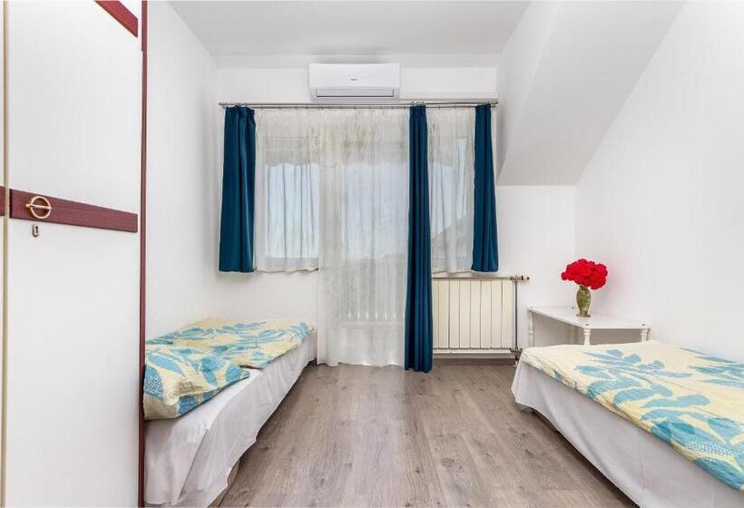 חדר משפחתי, Katalin Vendégház