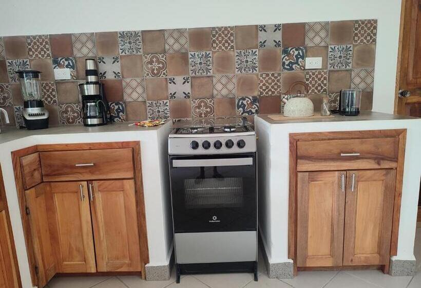 خانه 1 خوابه, La Table De Apoyo