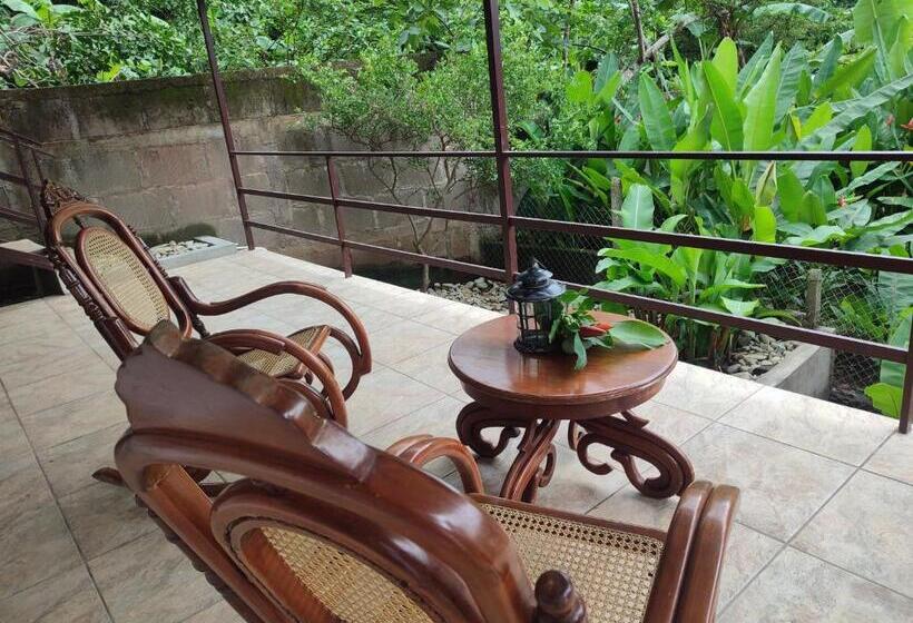 خانه 1 خوابه, La Table De Apoyo