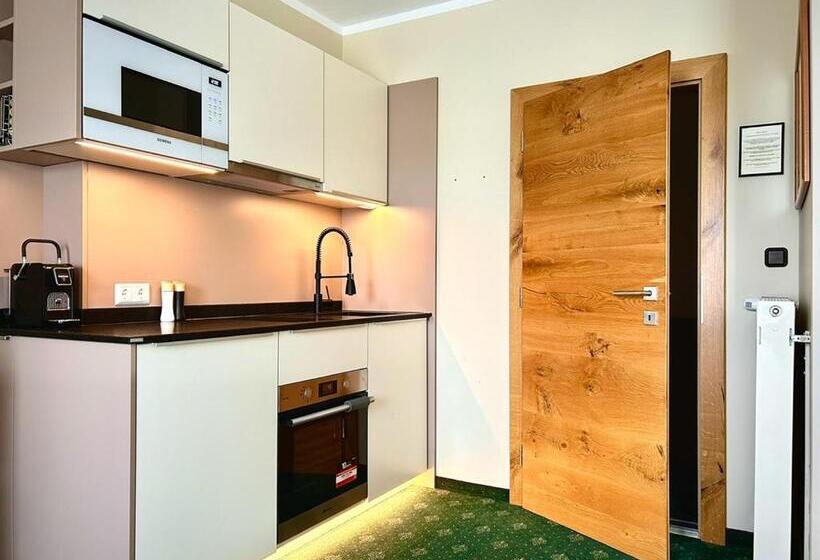 Апартаменты 1 Спальня с Балконом, Das Waldfriede Appartement