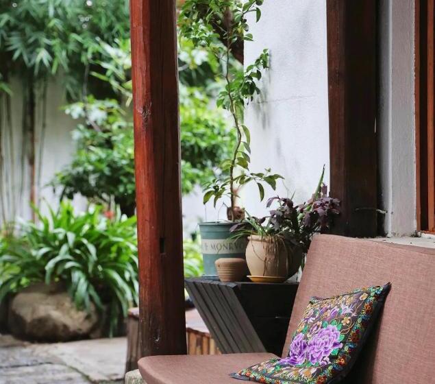 Suite cu Vedere în Gradină, 大理一念悦栖民宿