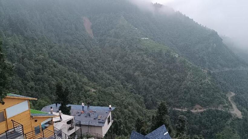 수피리어 룸, Dhanolti The Grand Resort