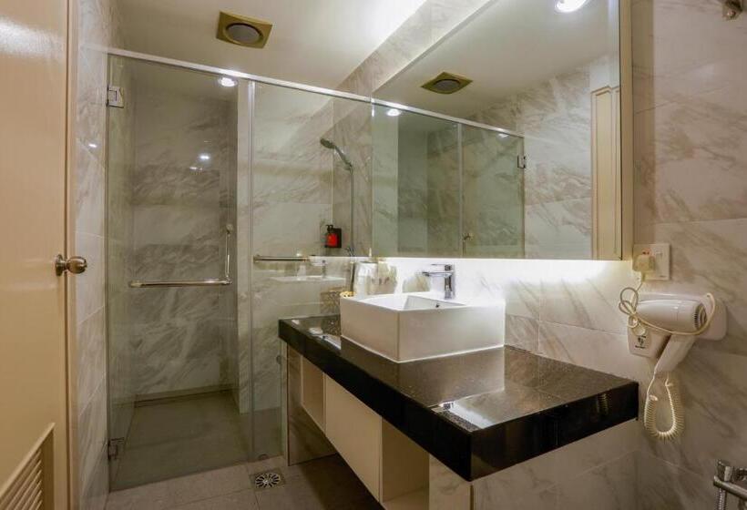 Family Suite, The Host