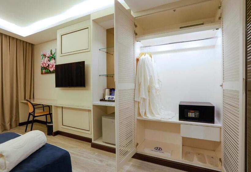 Family Suite, The Host