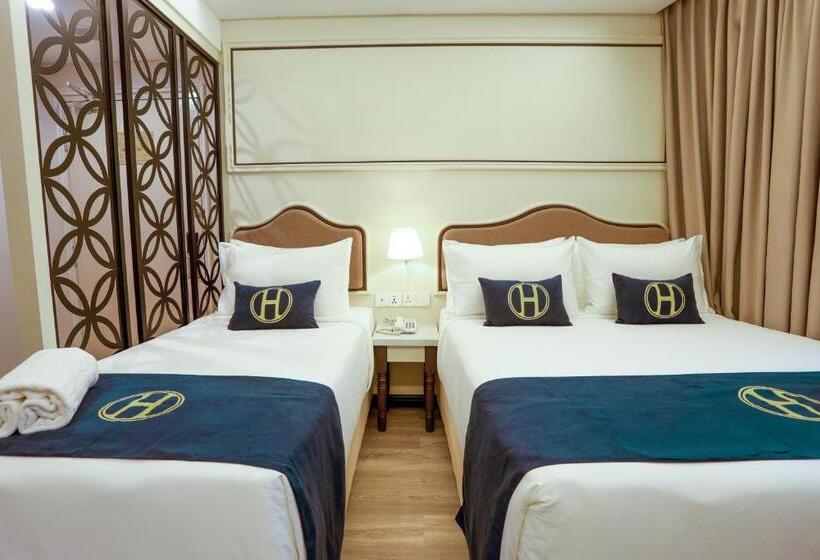 Family Suite, The Host