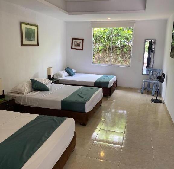 غرفة عائلية, Turqueza Inn