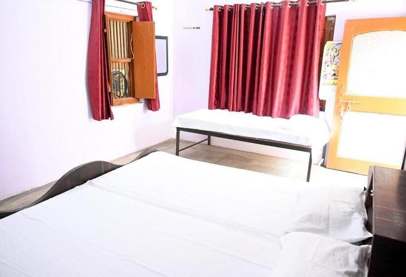 스탠다드 룸, Sandhya Guest House