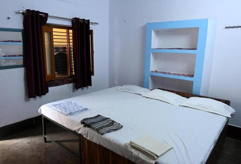 디럭스 룸, Sandhya Guest House