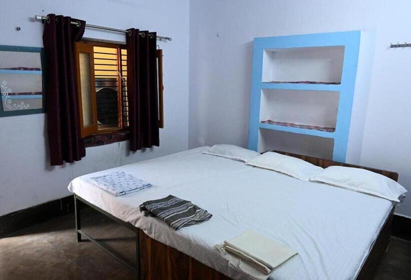 Номер Deluxe, Sandhya Guest House