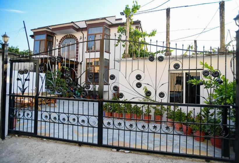 Family Room, Vila Rivaaa