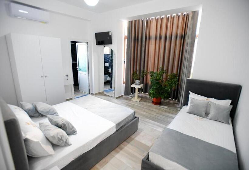 Standard Triple Room Garden View, Vila Rivaaa