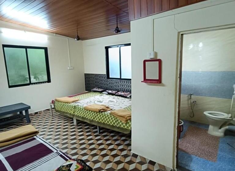 Семейный Номер, Tanav Resort Neral