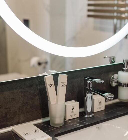 اتاق سوپریور, A