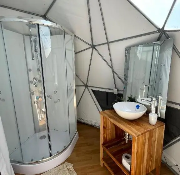 デラックスバンガロー, Aqua House