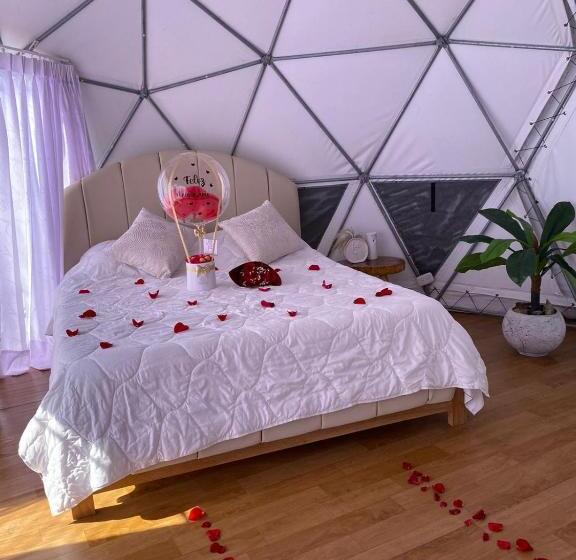 בקתה דלוקס, Aqua House