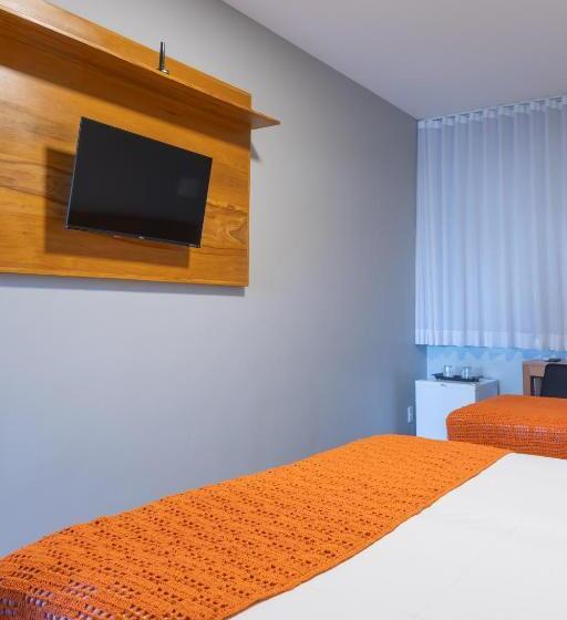 디럭스 트리플 룸, Califórnia Suítes