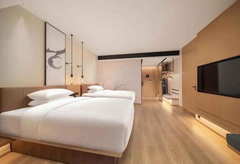 Superior room with lake view, Fairfield By Marriott Shenzhen Dameisha