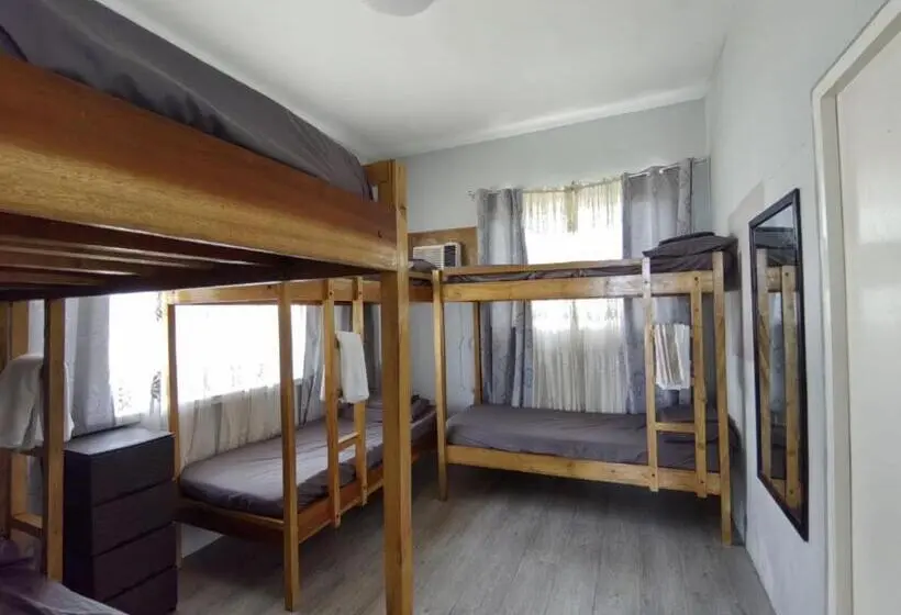 ツーベッドルーム　ヴィラ, Sea Breeze Beachfront Villa Cebu