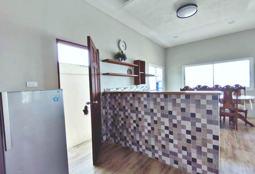 Вилла 2 Спальни, Sea Breeze Beachfront Villa Cebu