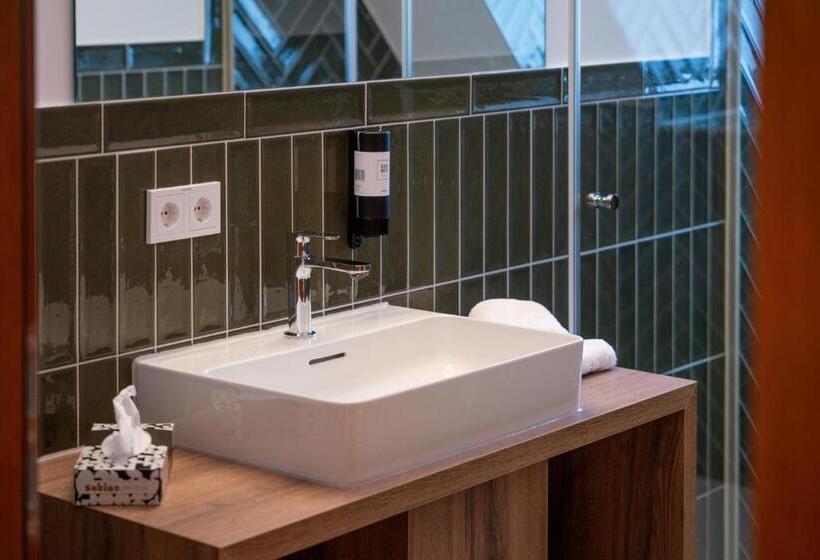 غرفة قياسية, Das Ursprung