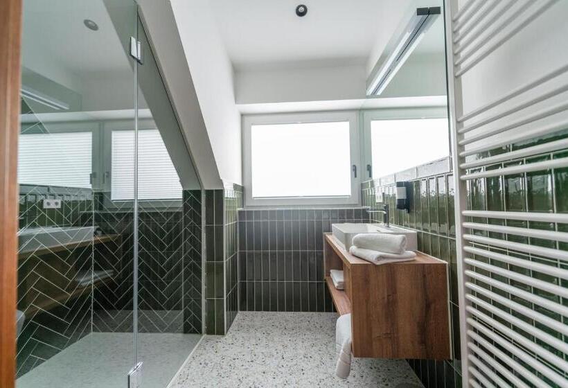 غرفة قياسية ثلاثية, Das Ursprung