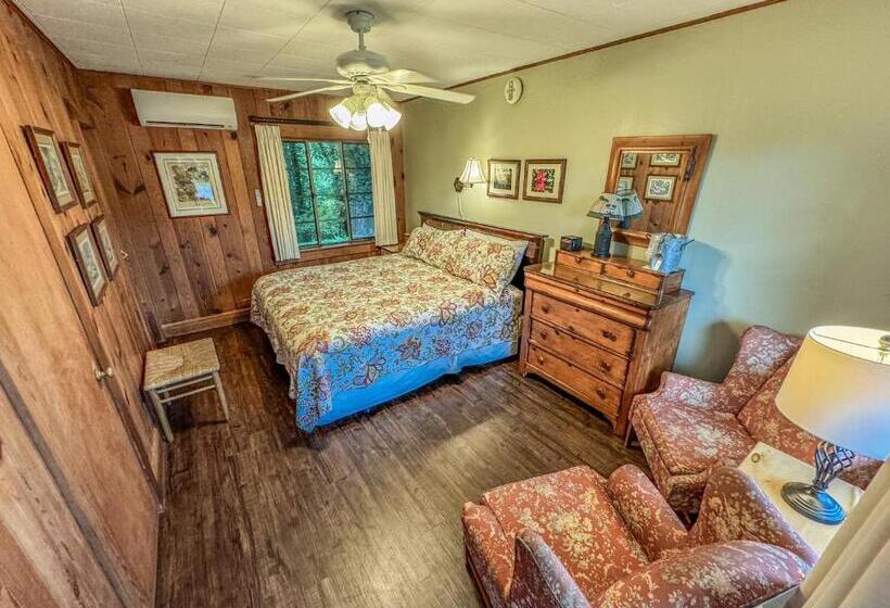 חדר סטנדרט עם מיטת קינג, Hemlock Inn