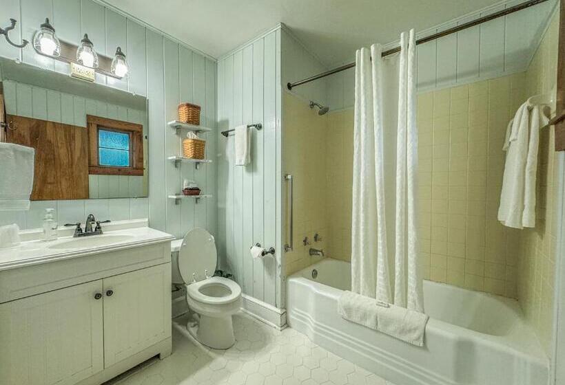 חדר סטנדרט עם מיטת קינג, Hemlock Inn