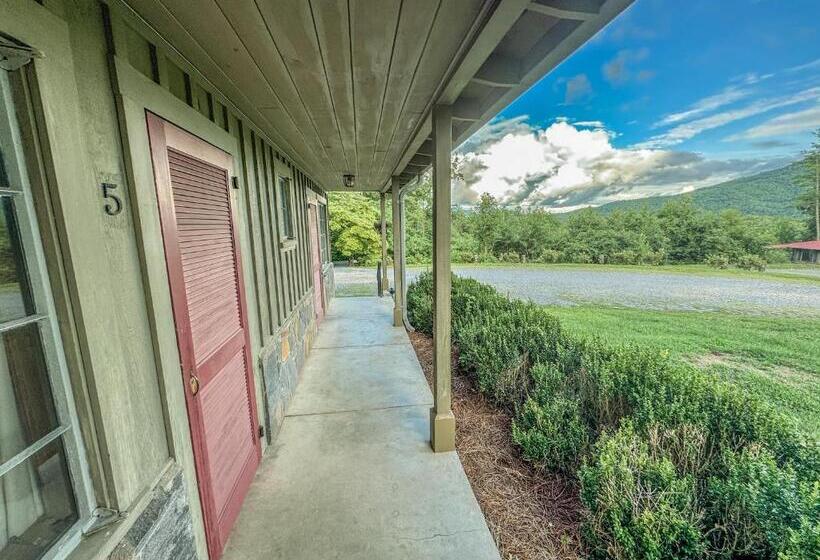 חדר סטנדרט, Hemlock Inn