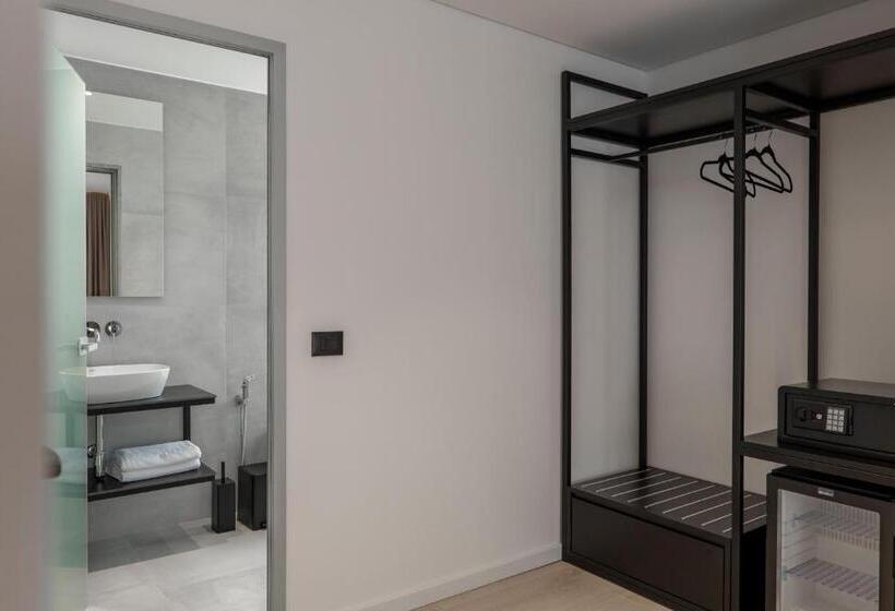 جناح مطلّ علي البحر, Arrei