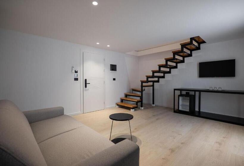 ドゥプレックスルーム, Arrei