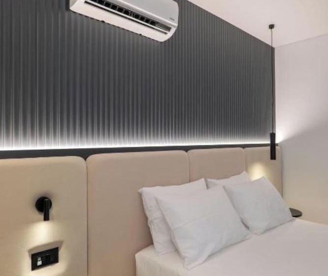 غرفة قياسية مطلّة علي البحر, Arrei