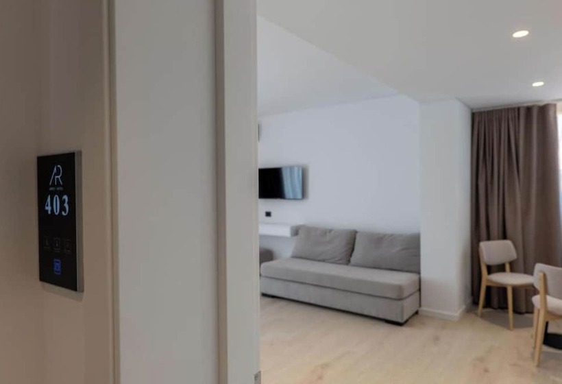 جناح مطلّ علي البحر, Arrei